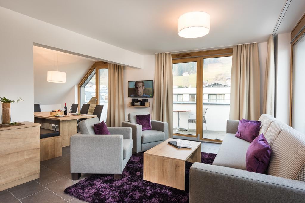 Alpenparks Hotel & Apartment Central Zell Am See Rum bild